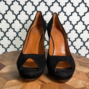 Gucci peep toe heels used once.